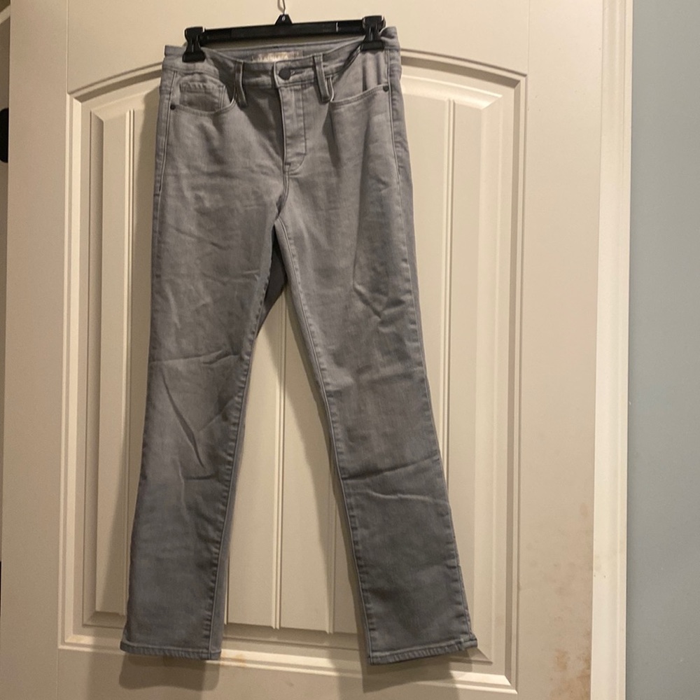 Gray pair of Athleta sculptek jeans.